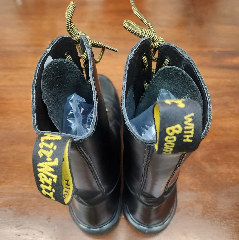Made In England Doc Marten Boot - Picture 4 of 9